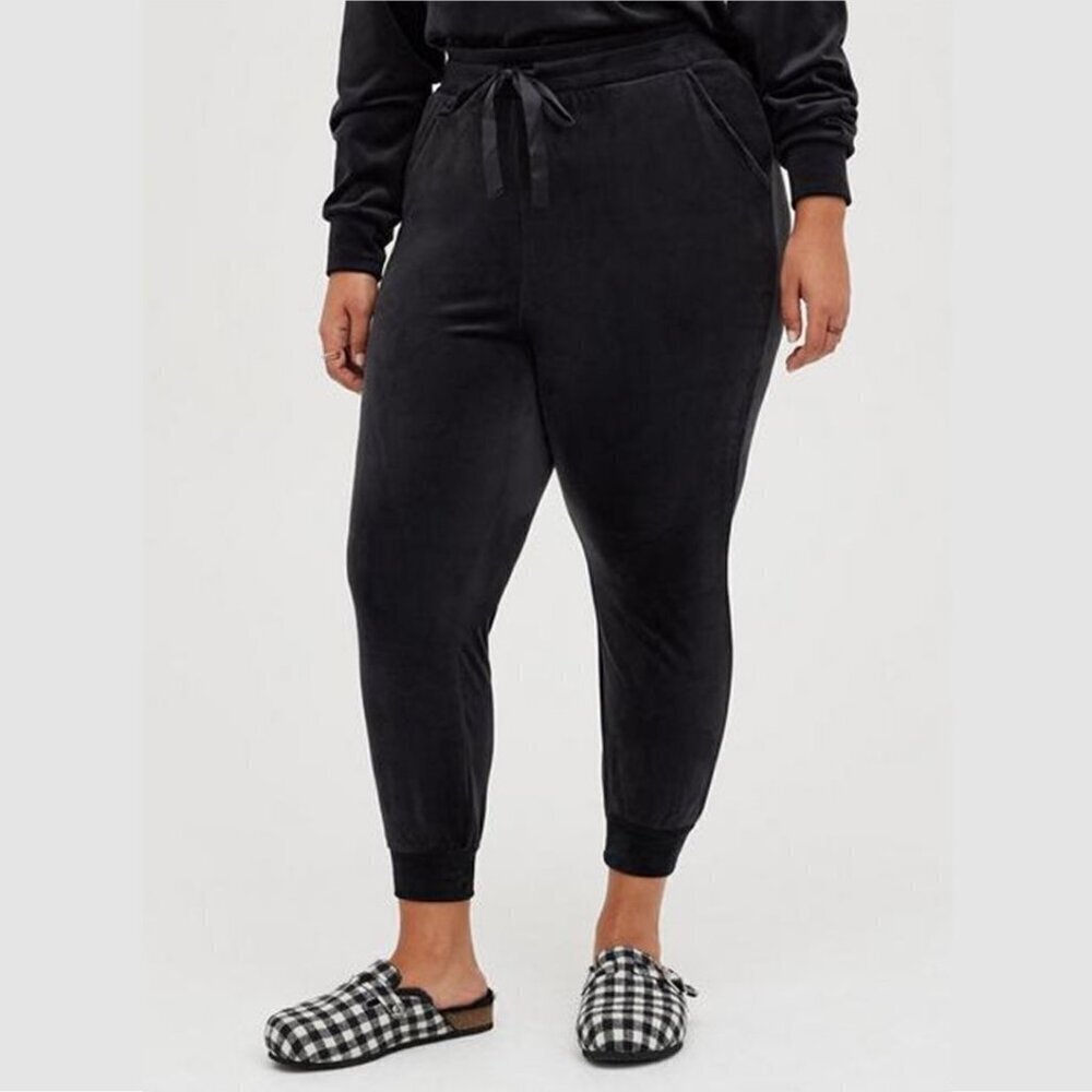 Torrid - Velour Full Length Lounge Jogger in Deep Black​​​​​